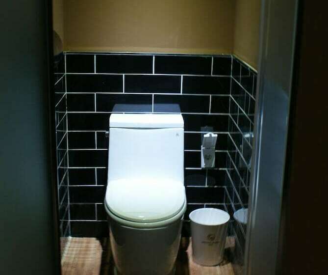 Suite, Central Plaza