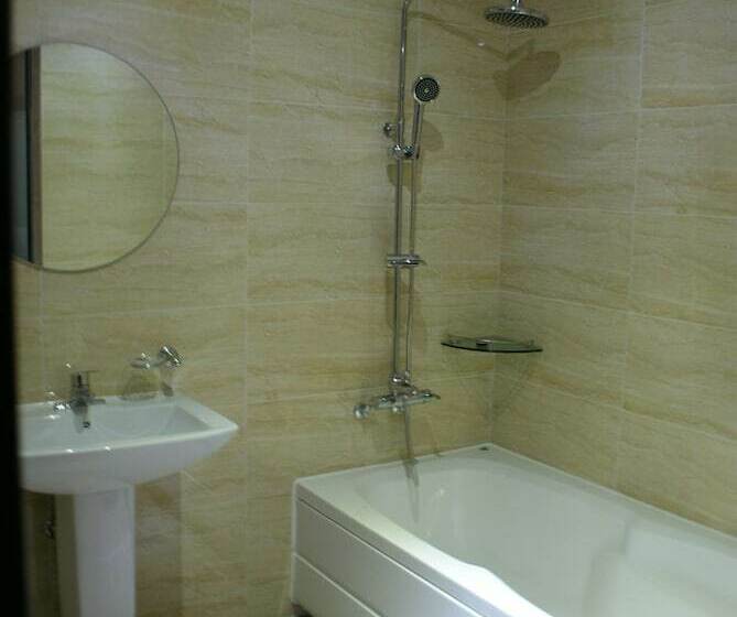 Quarto executivo, Central Plaza