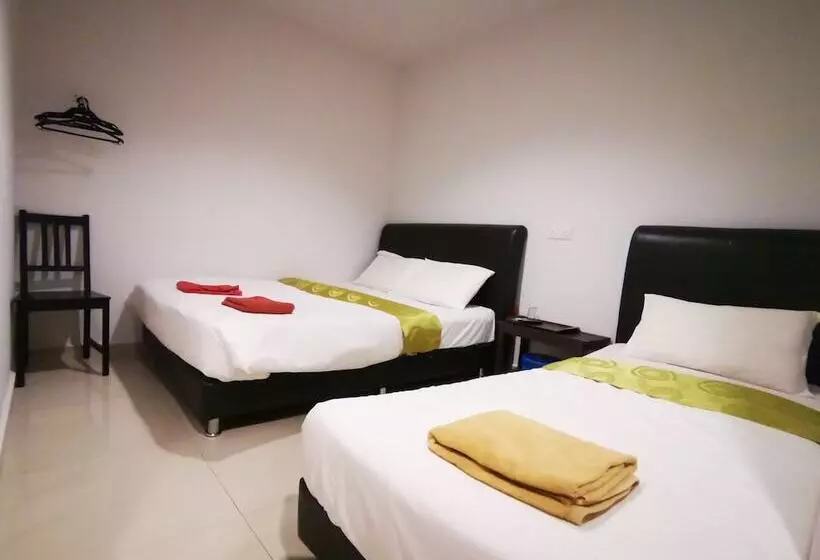 اتاق لوکس سه تخته, Clover Hotel Port Dickson