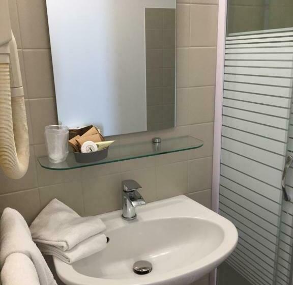 غرفة عائلية, De La Bonnheure