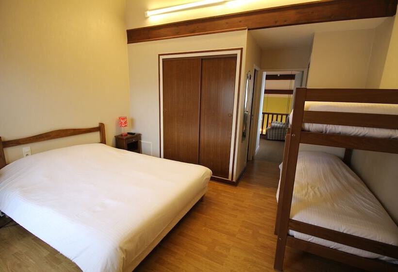 غرفة عائلية, De La Bonnheure