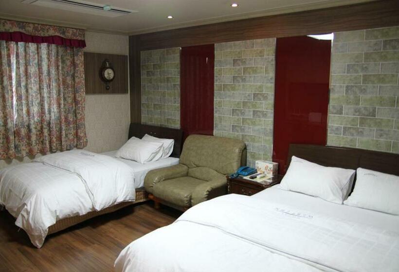 デラックスルーム, Gunsan Western