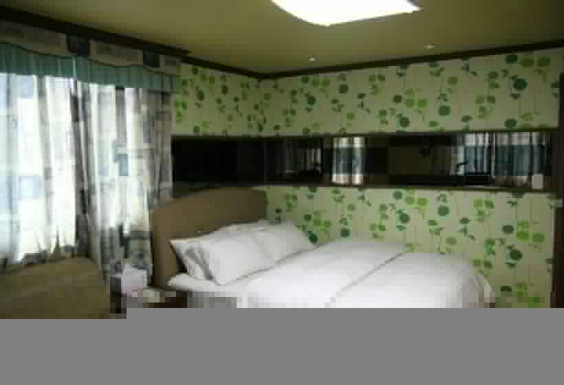 חדר סטנדרט, Gunsan Western