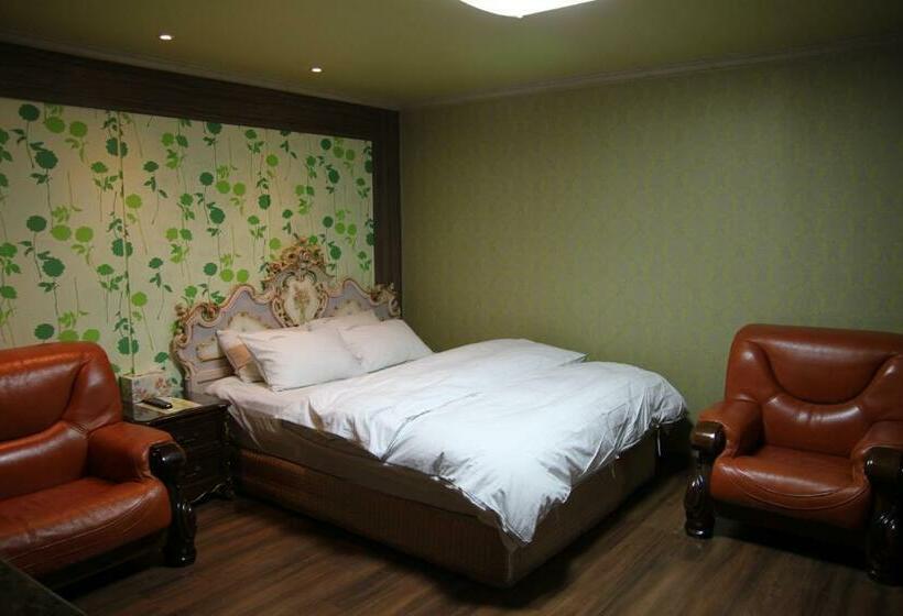 סוויטה, Gunsan Western