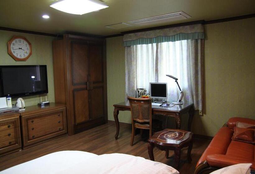 スイート, Gunsan Western