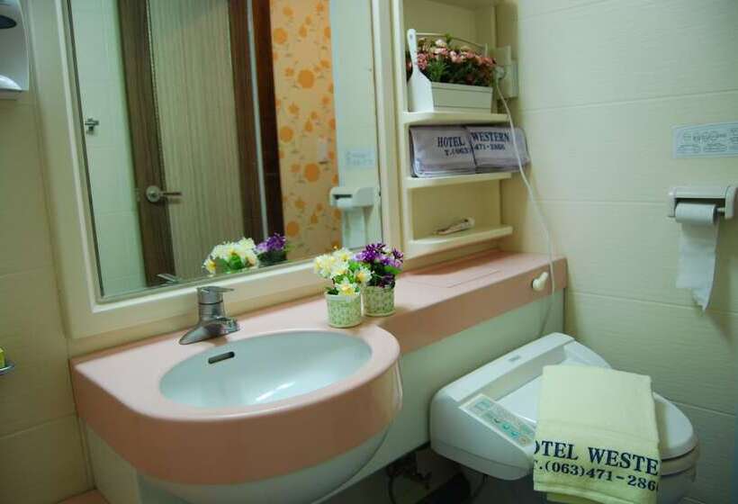 חדר סטנדרט, Gunsan Western