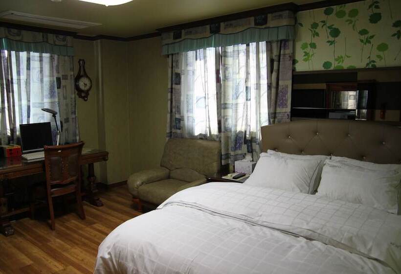 חדר סטנדרט, Gunsan Western