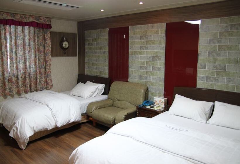디럭스 룸, Gunsan Western