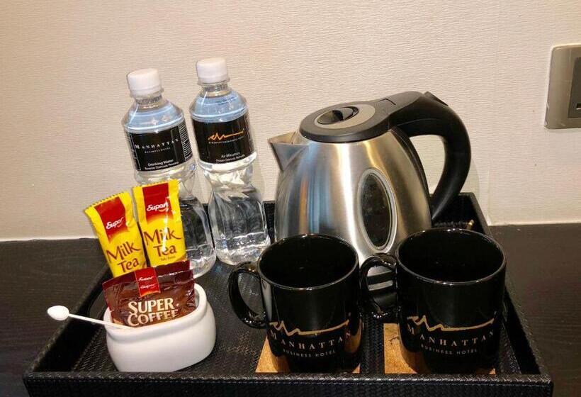 キングサイズベッドのデラックスルーム, Manhattan Business Hotel Damansara Perdana