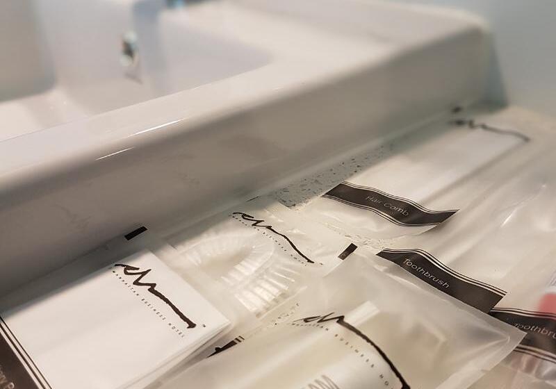 キングサイズベッドのデラックスルーム, Manhattan Business Hotel Damansara Perdana