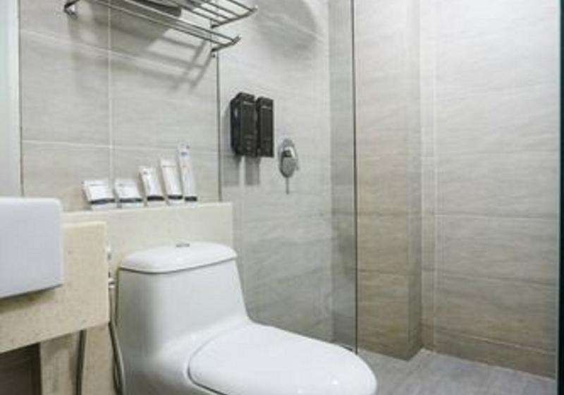 キングサイズベッドのデラックスルーム, Manhattan Business Hotel Damansara Perdana