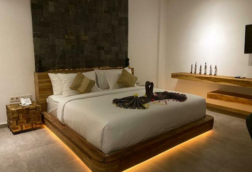 デラックススイート, Nero North