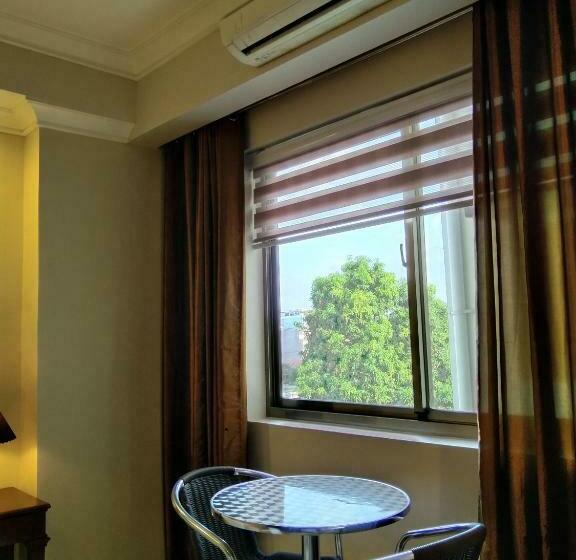 غرفة ديلوكس, Valentinos