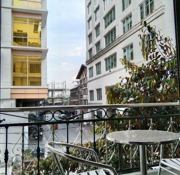 غرفة قياسية سرير كينج, Valentinos