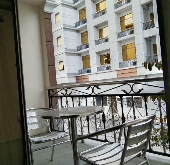 غرفة قياسية سرير كينج, Valentinos