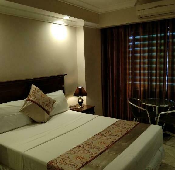 غرفة ديلوكس, Valentinos