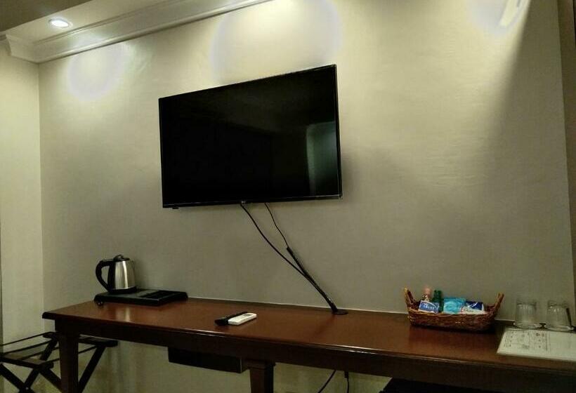 غرفة قياسية سرير كينج, Valentinos