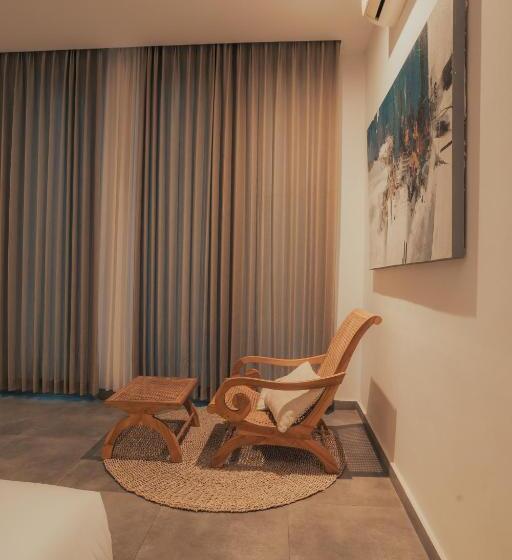 スイート（家族用）, Nero North