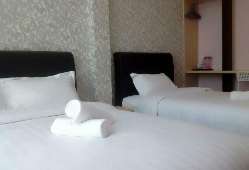 חדר משפחתי, Zamburger Bentong