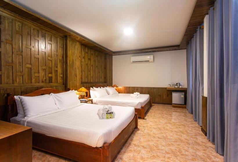 بنگله خانوادگی, Koh Tao Relax Freedom Beach Resort