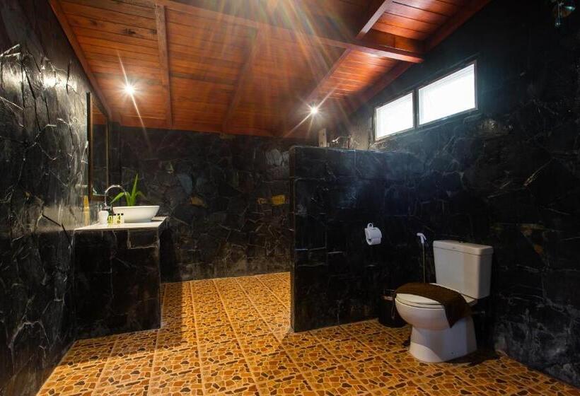 بنگله خانوادگی, Koh Tao Relax Freedom Beach Resort