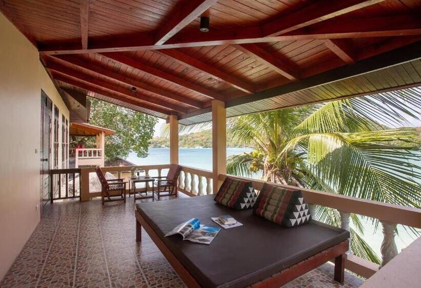 بنگله خانوادگی, Koh Tao Relax Freedom Beach Resort