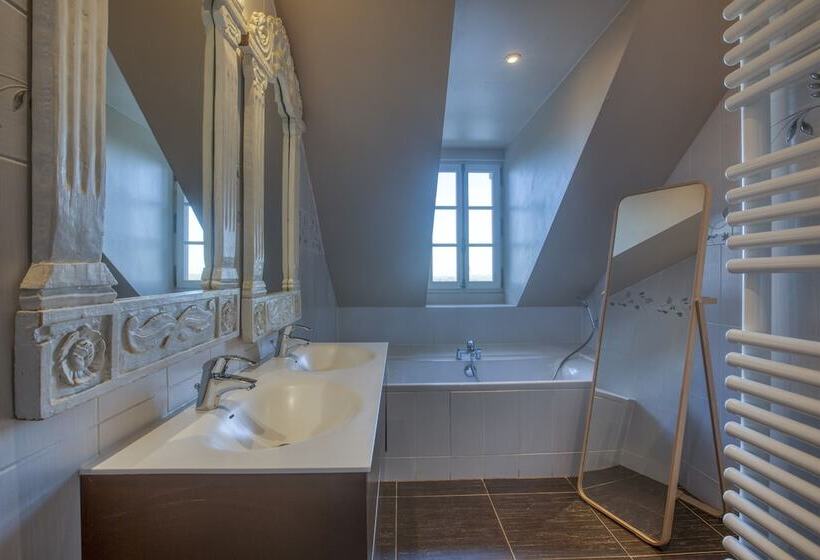 اتاق سوپریور, Le Château Des Forges