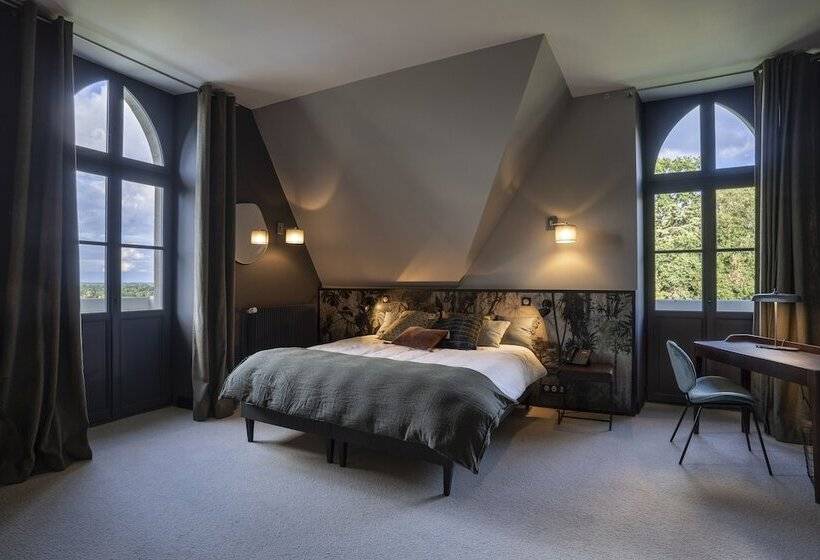 اتاق لوکس, Le Château Des Forges