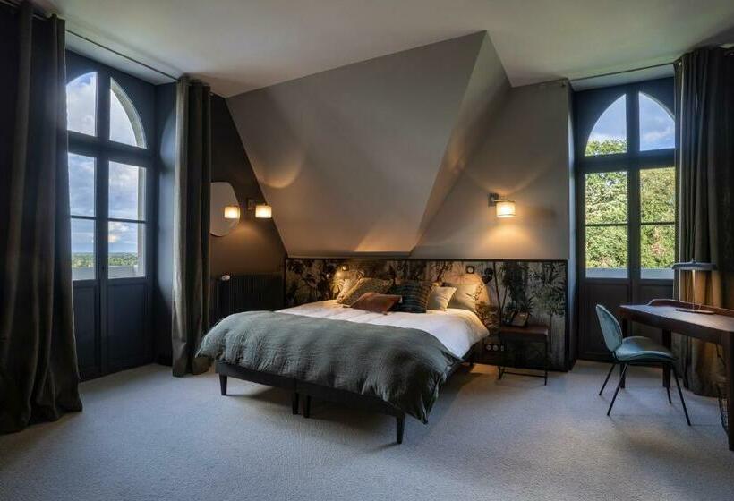 اتاق لوکس, Le Château Des Forges