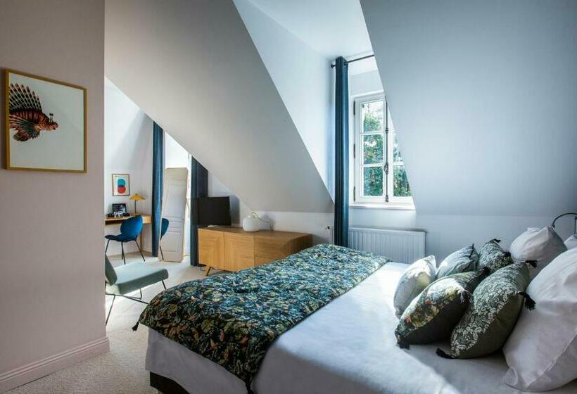 اتاق سوپریور, Le Château Des Forges