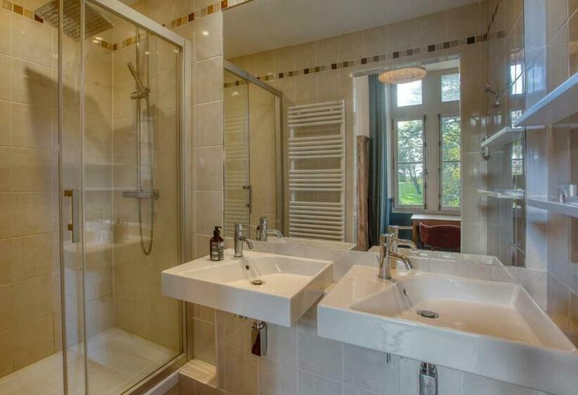 اتاق سوپریور, Le Château Des Forges