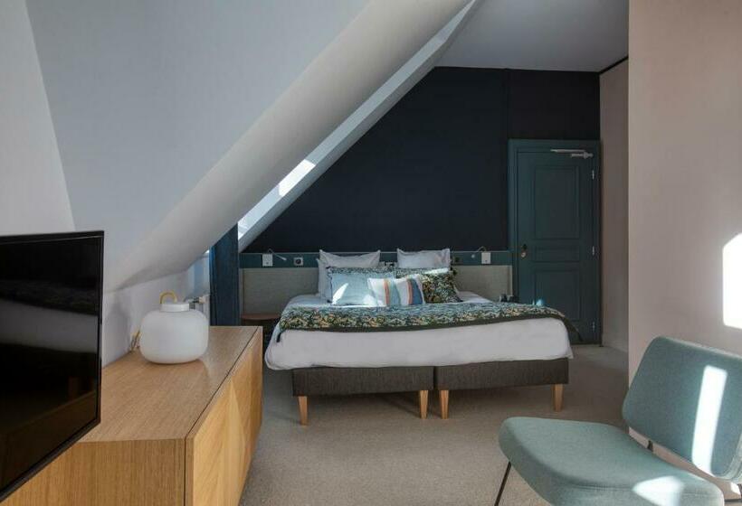 اتاق سوپریور, Le Château Des Forges