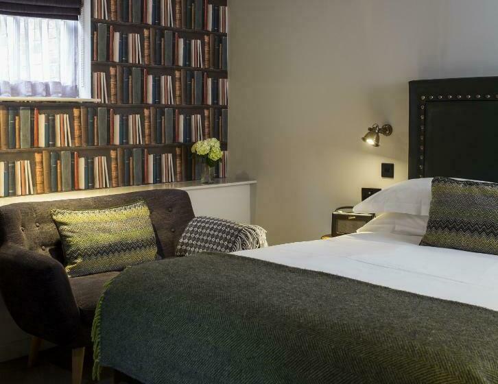 اتاق کلاسیک, Judges Court