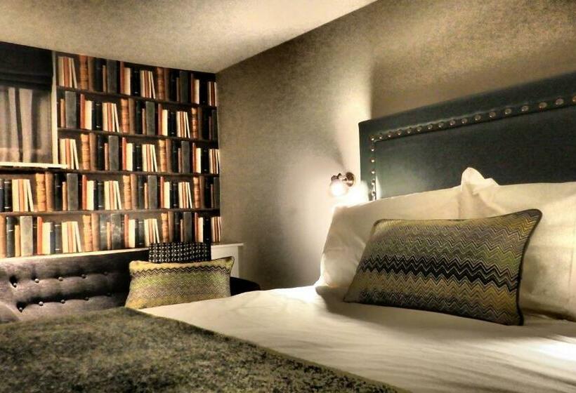 اتاق کلاسیک, Judges Court