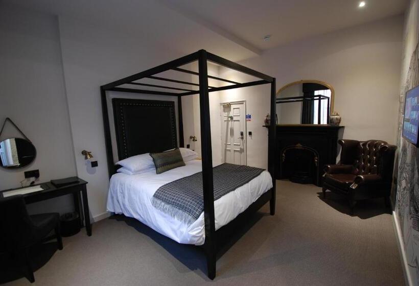 اتاق لوکس, Judges Court