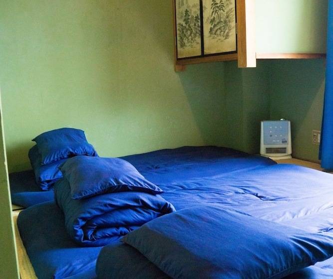 غرفة قياسية ثلاثية, Peace House Sakura