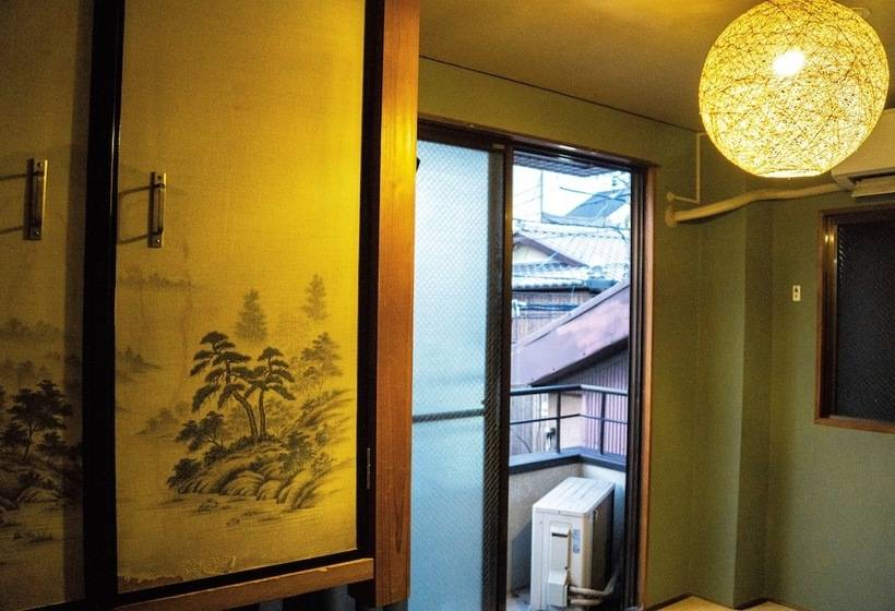 غرفة قياسية ثلاثية, Peace House Sakura