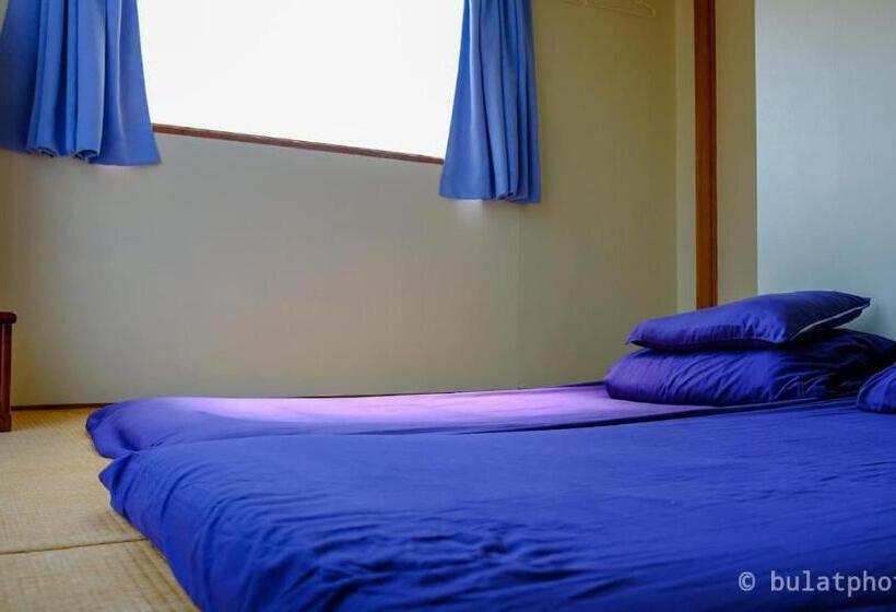 غرفة قياسية ثلاثية, Peace House Sakura