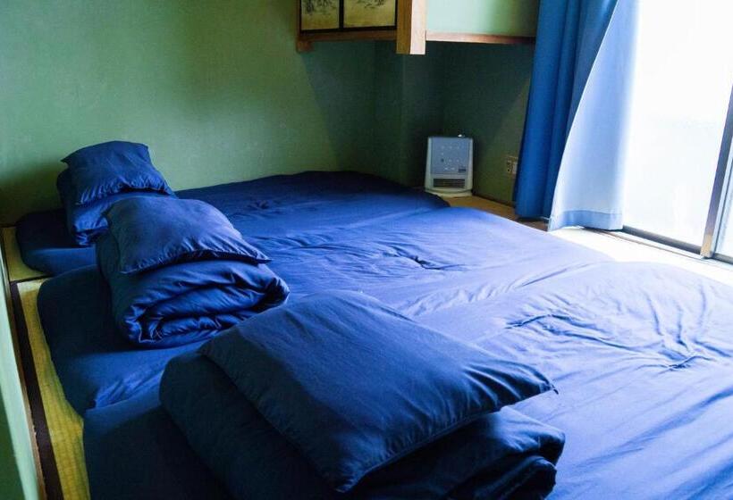 غرفة قياسية ثلاثية, Peace House Sakura