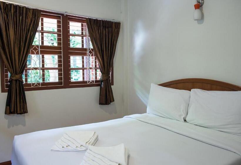 בקתה סטנדרטית, Neptune's Villa