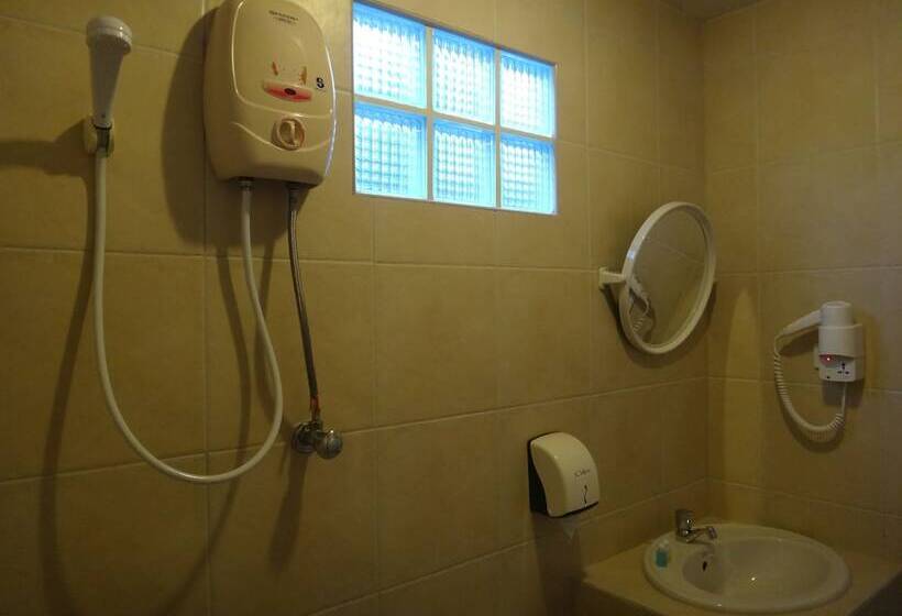 בקתה סטנדרטית, Neptune's Villa