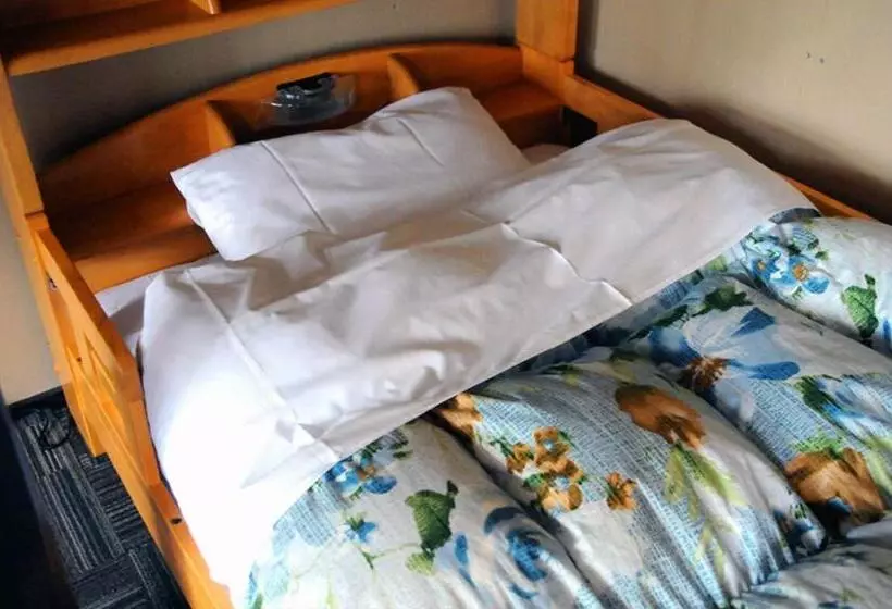 اتاق اکونومی با حمام مشترک, Sakura Guest House