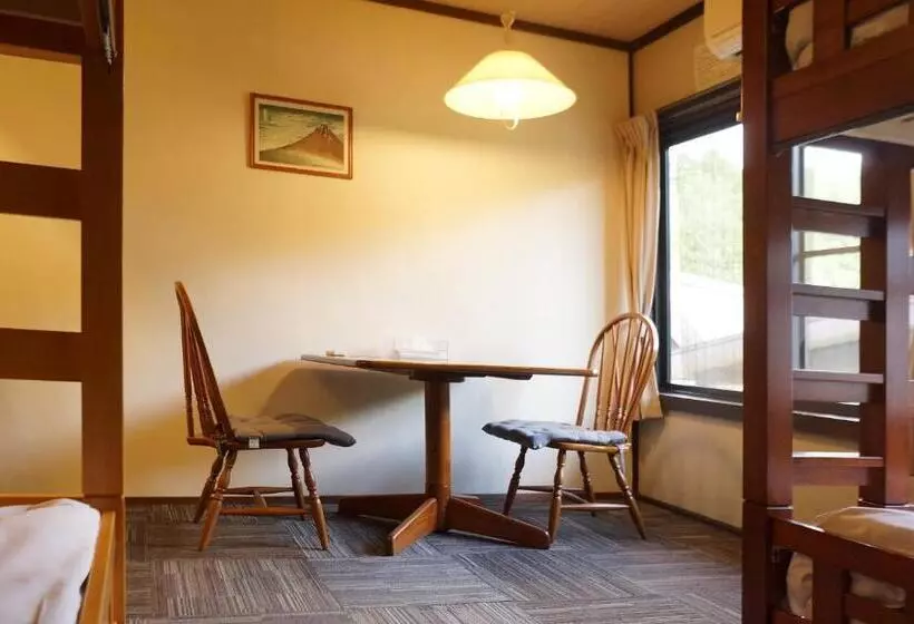 اتاق اکونومی با حمام مشترک, Sakura Guest House