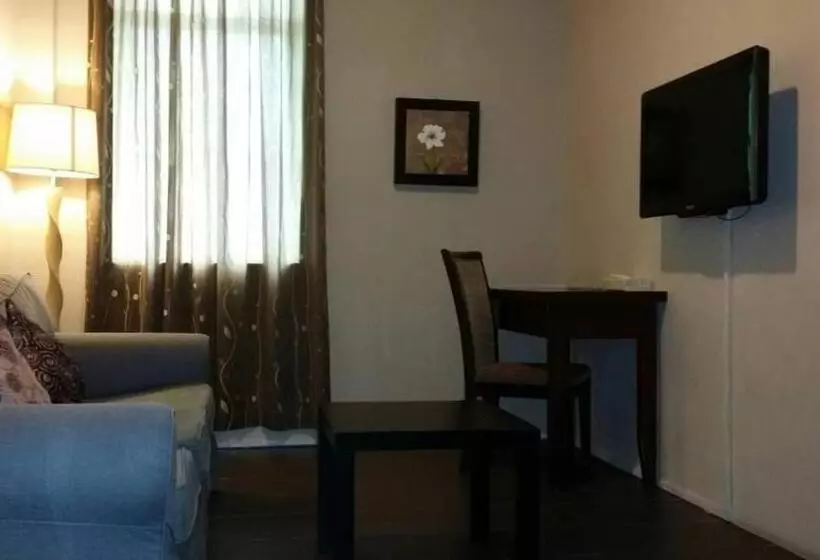 استودیوی استاندارد, Ginasuite Kompleks27