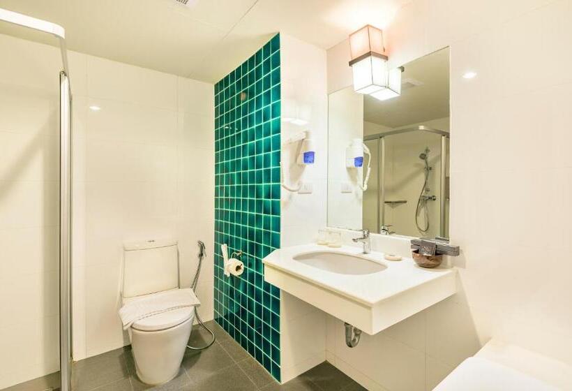 수피리어 룸, Buri Sriphu