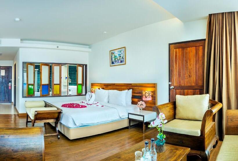 이그제큐티브 스위트, Buri Sriphu