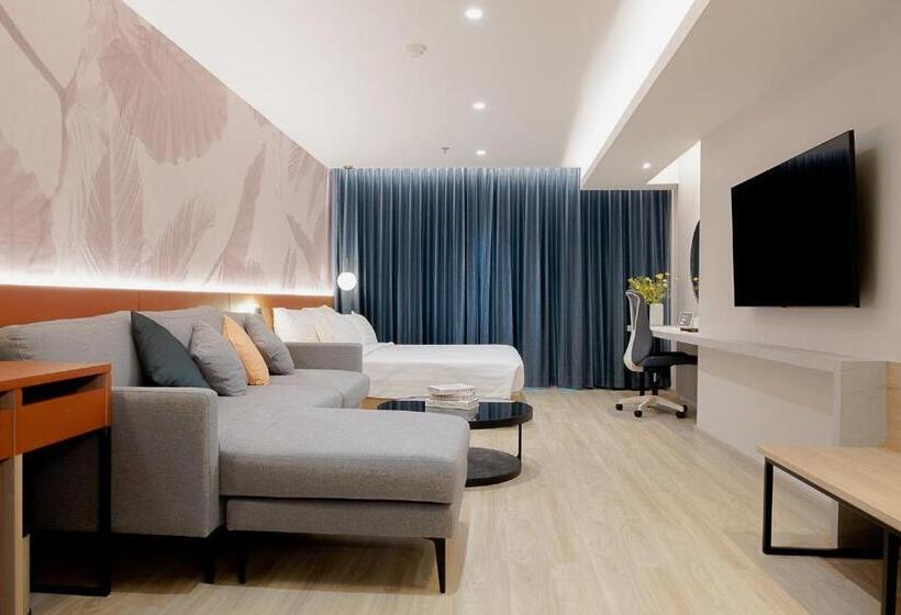 스위트, Buri Sriphu