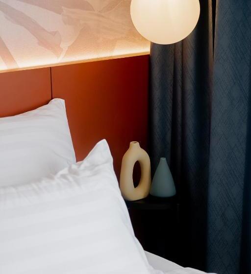 스위트, Buri Sriphu