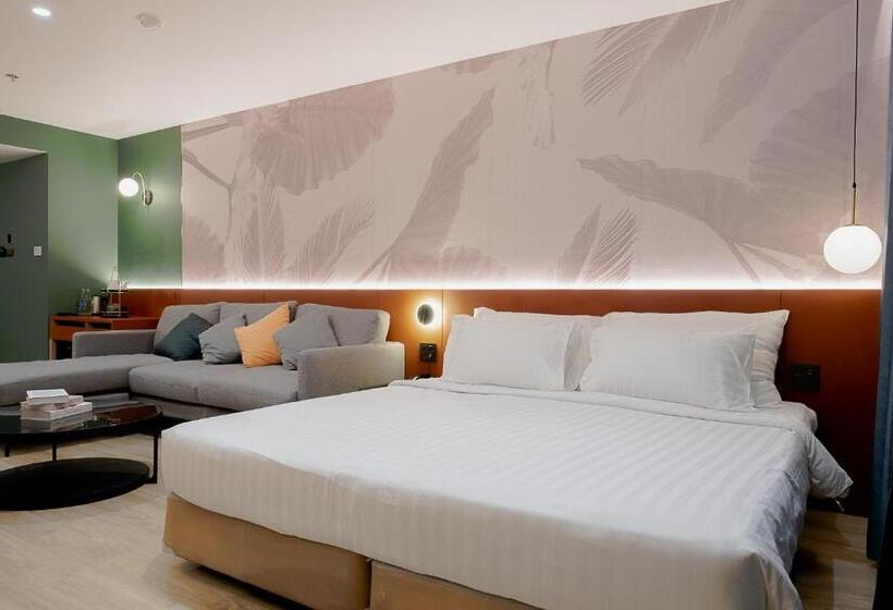 스위트, Buri Sriphu