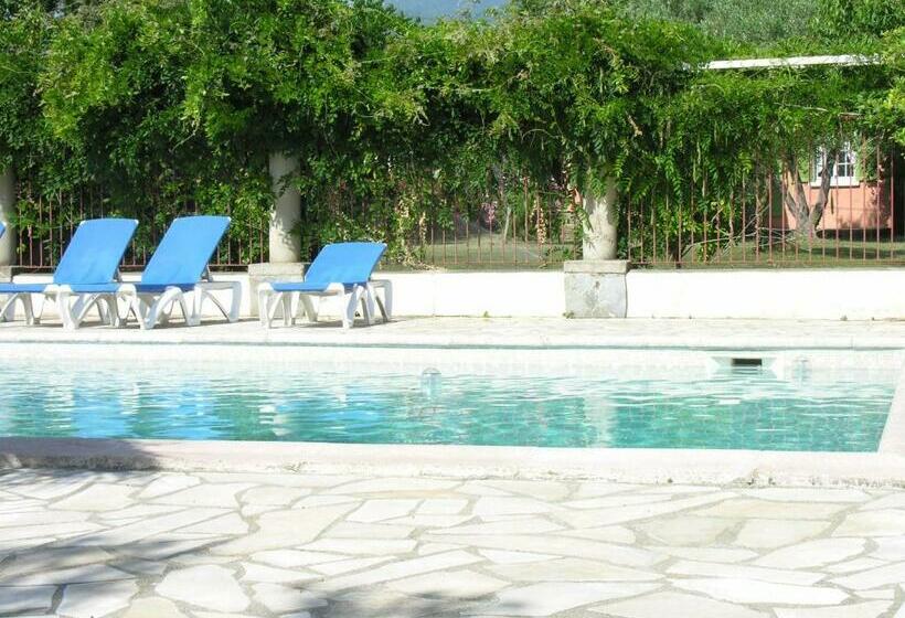 غرفة قياسية مزوَّدة بتراس, Chambres D Hôtes Le Clos Des Oliviers